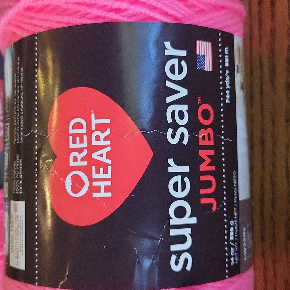Red Heart Syper Saver Jumbo yarn. PRETTY 'N PINK - Picture 2 of 5